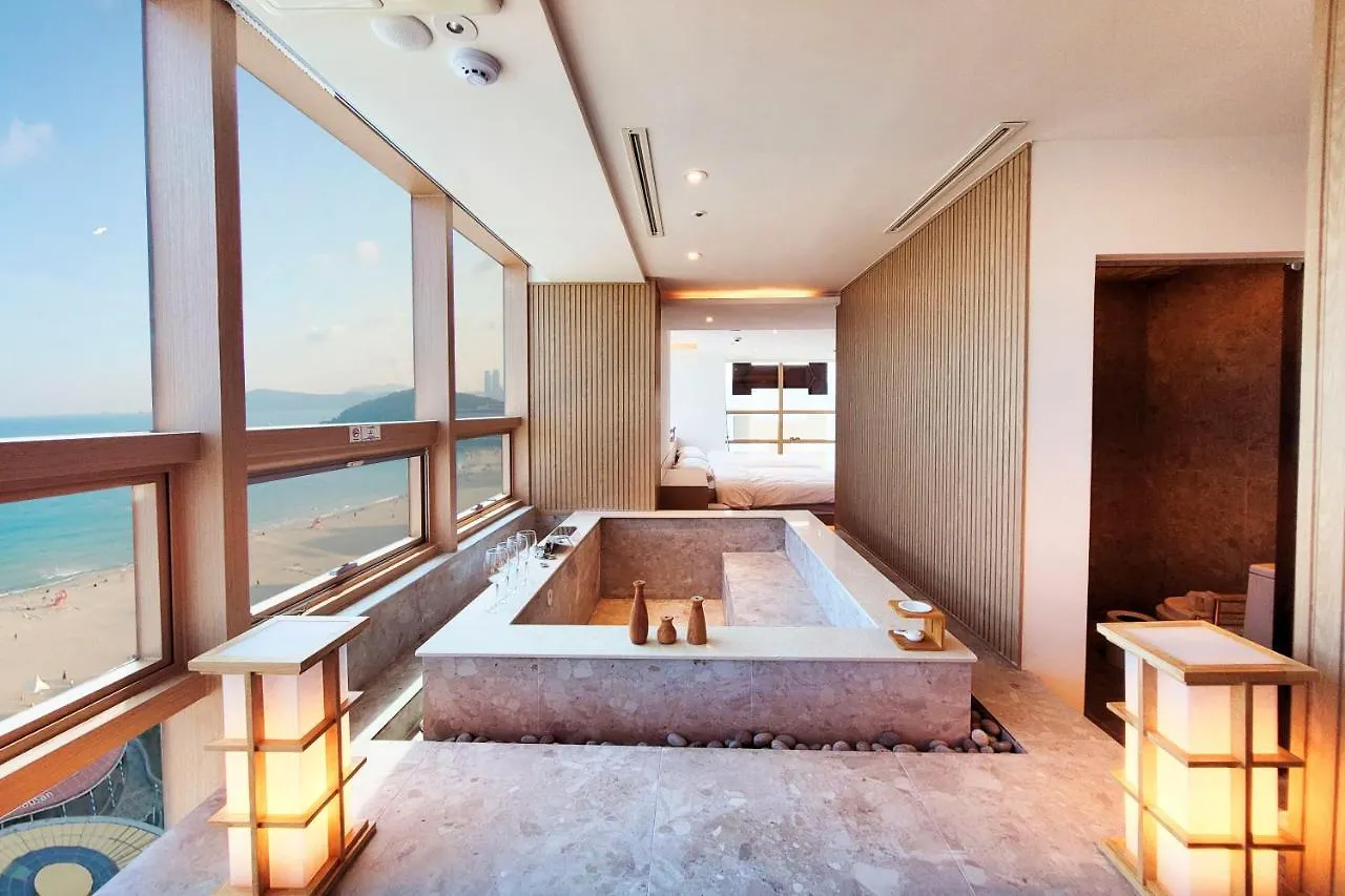 Uh Suite The Haeundae